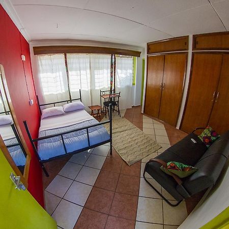 We Travel Hostel Moshi Buitenkant foto