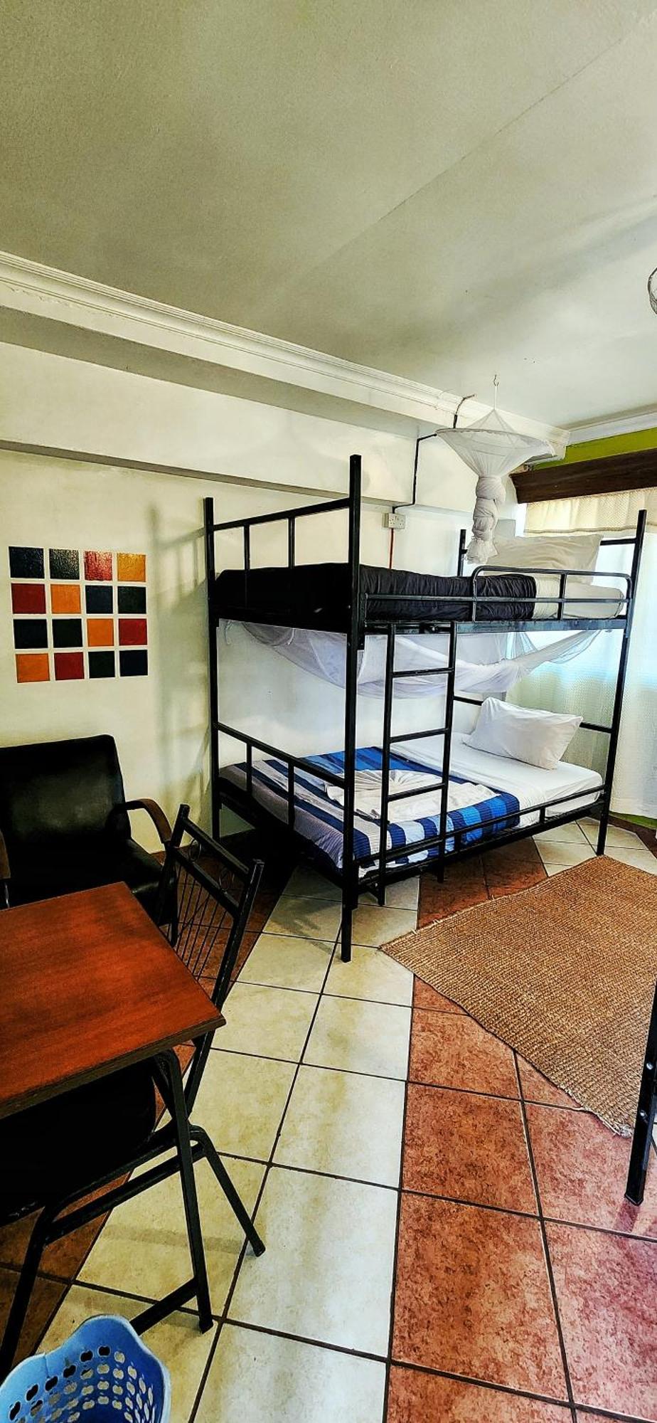 We Travel Hostel Moshi Buitenkant foto