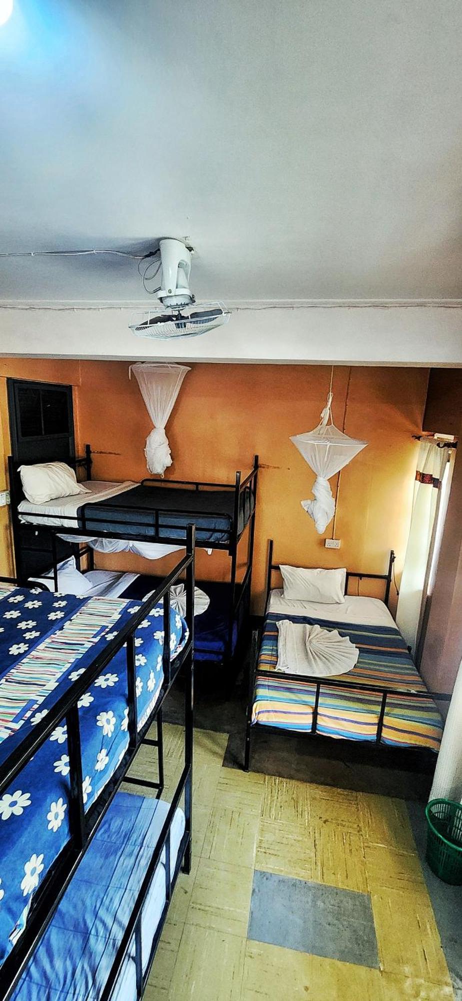 We Travel Hostel Moshi Buitenkant foto