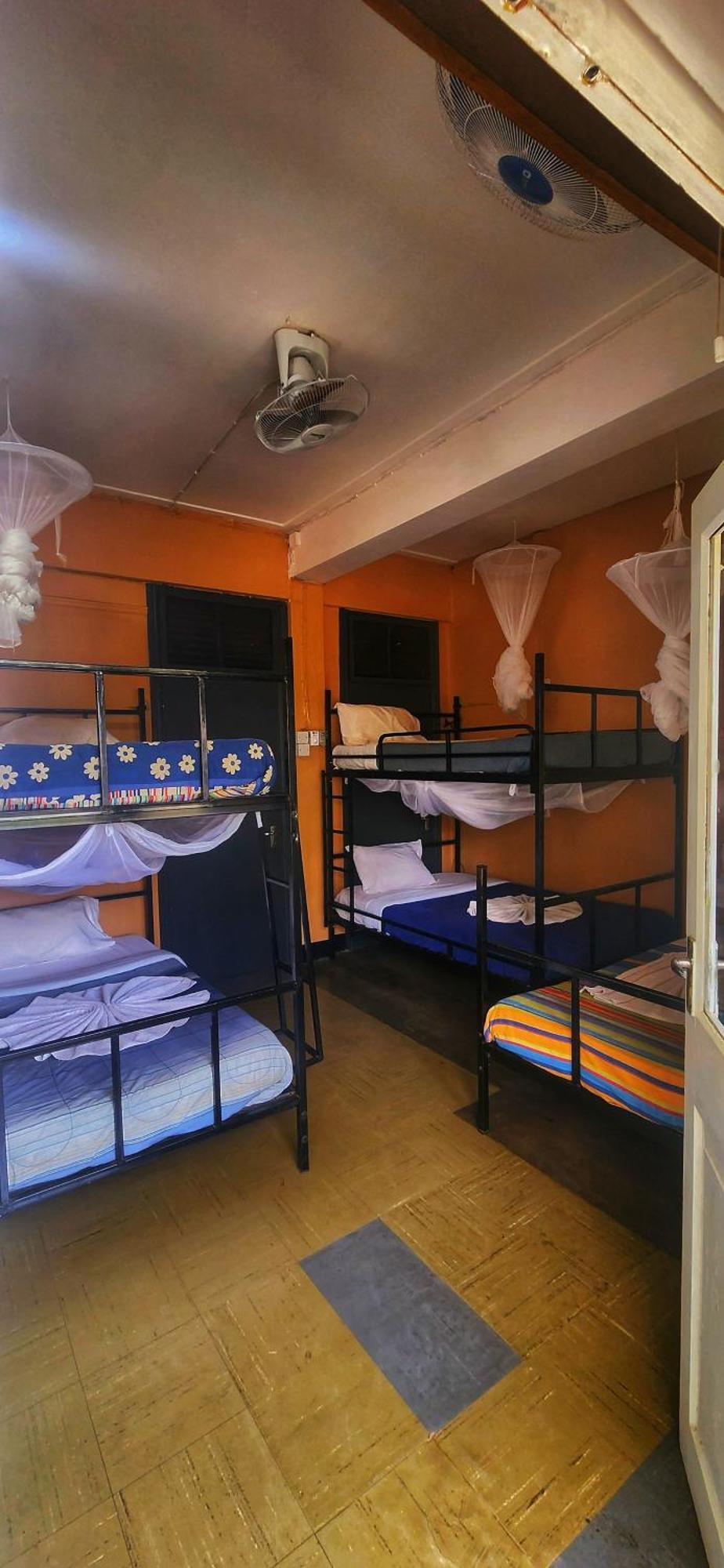 We Travel Hostel Moshi Buitenkant foto