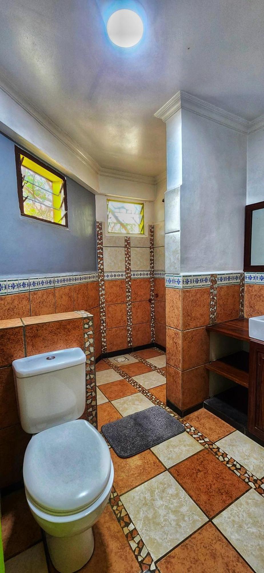 We Travel Hostel Moshi Buitenkant foto