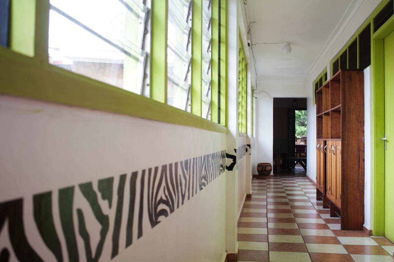 We Travel Hostel Moshi Buitenkant foto
