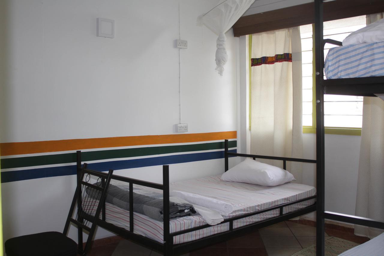 We Travel Hostel Moshi Buitenkant foto