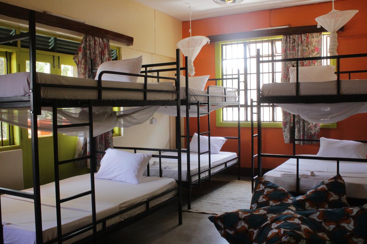 We Travel Hostel Moshi Buitenkant foto