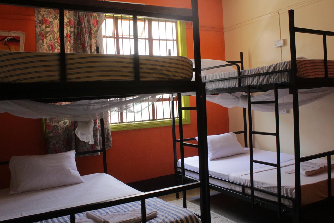 We Travel Hostel Moshi Buitenkant foto