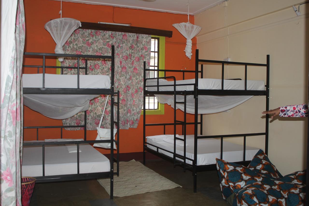We Travel Hostel Moshi Buitenkant foto
