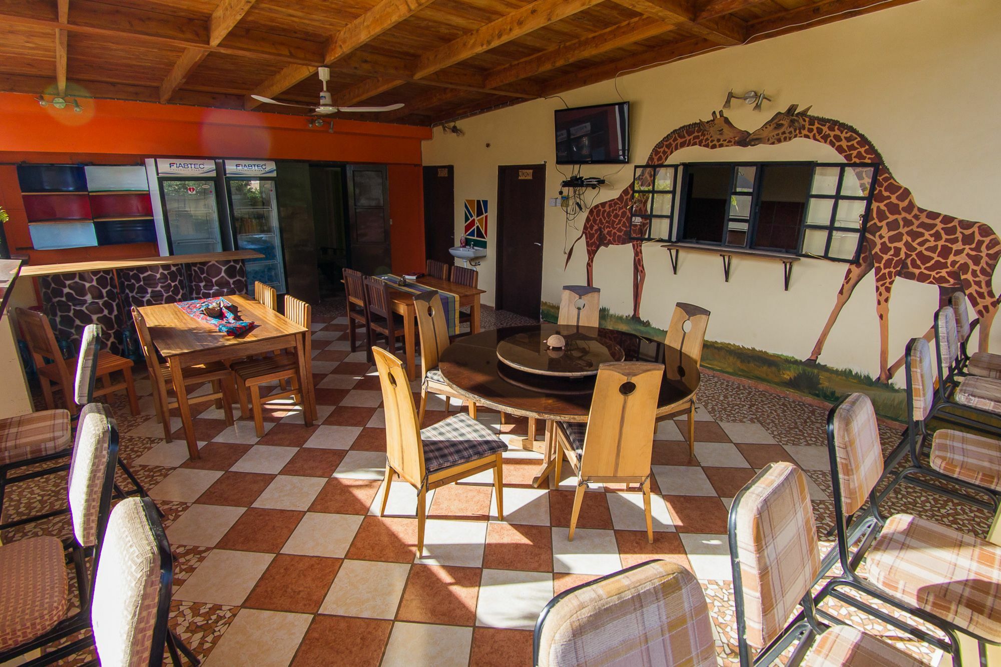 We Travel Hostel Moshi Buitenkant foto